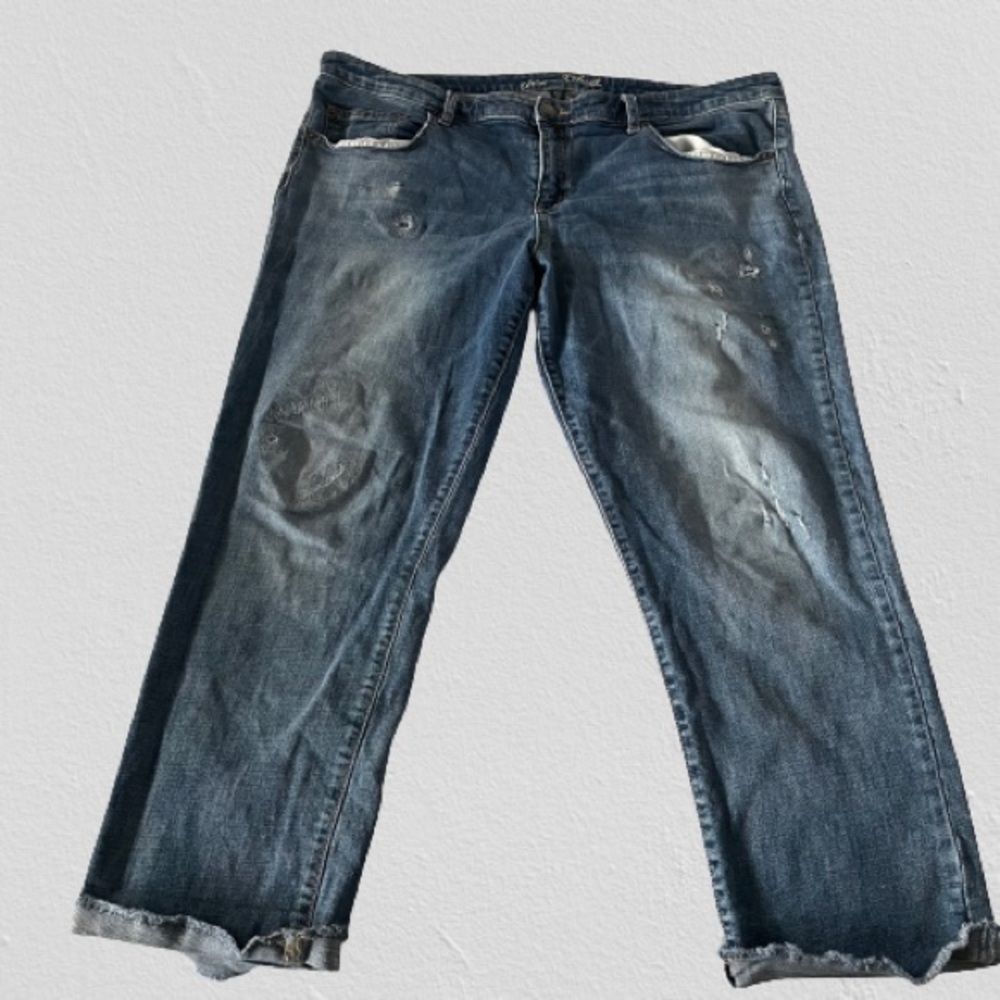 Distressed Ankle Mom Jeans